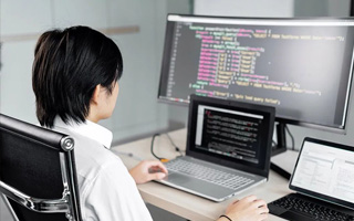平凉 ,php声明和调用变量的符号是什么？